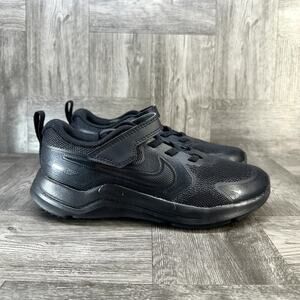 Nike Cosmic Runner Little Kids size 2y Triple Black Slip On Shoes HM4400-001